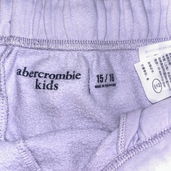 Abercrombie Kids Fleece Purple Lilac Shorts - Picture 2 of 3